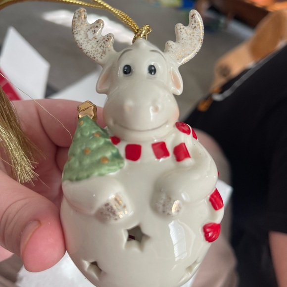 NWT Color changing moose ornament - Picture 3 of 8